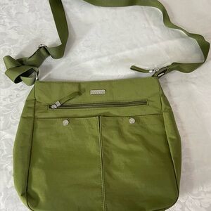 Baggalini Crossbody Bag Green Nylon Travel Purse Lightweight Snap And Zip Pocket